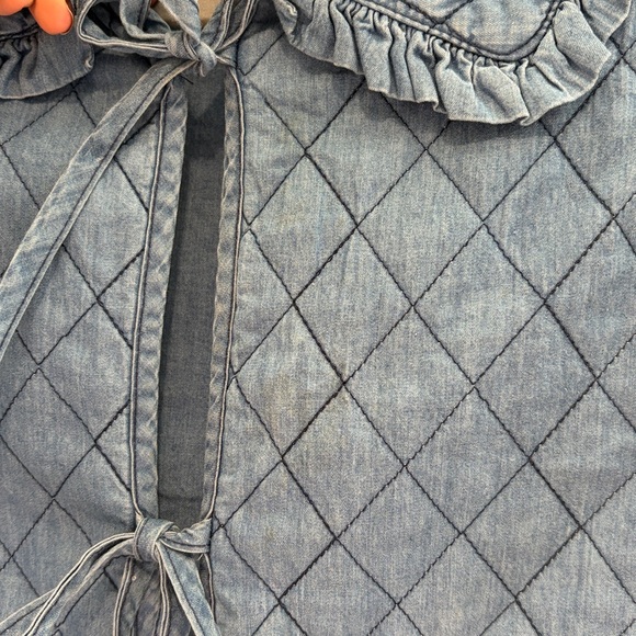ODA Proyecto Rufina EUC Ruffle Collar Quilted Barn Jacket Denim Chambray M L - Picture 11 of 11